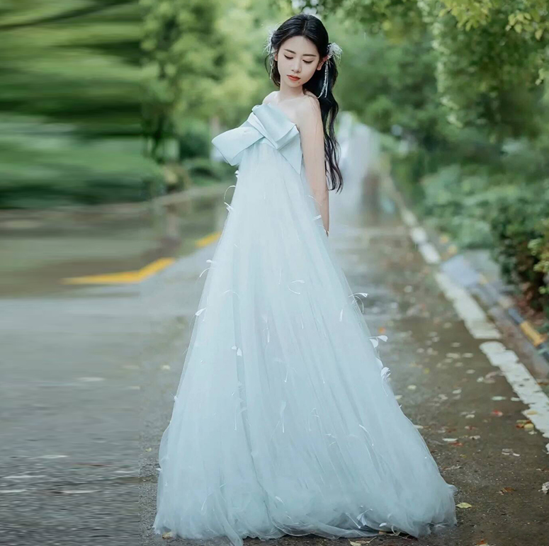 The price of an ordinary wedding