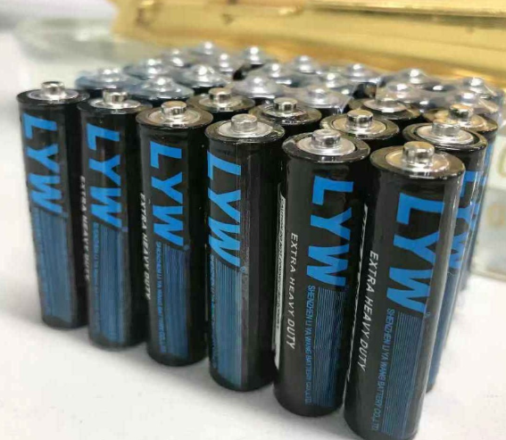 Maintenance of low temperature lithium battery